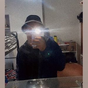 Meet your Posher, Sender